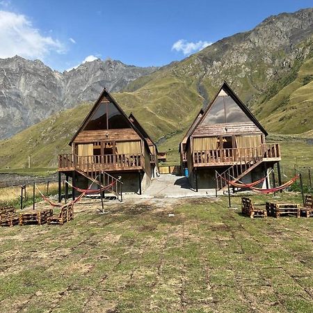 Kazbegi 4 Side Cottages Екстериор снимка